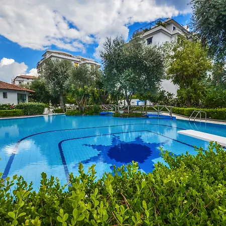 Pool&suites Gæstehus 4*