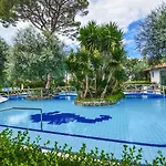 Guest house Pool&suites 3*