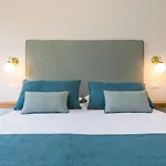 Pool&suites Guest house