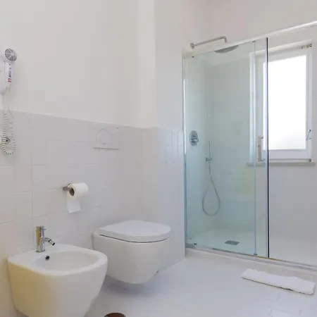 Pool&suites Guest house