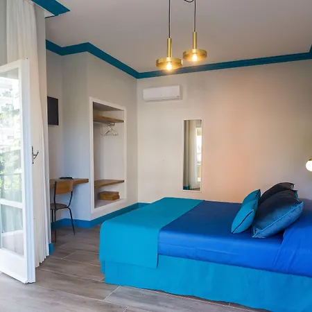 Pool&suites Guest house