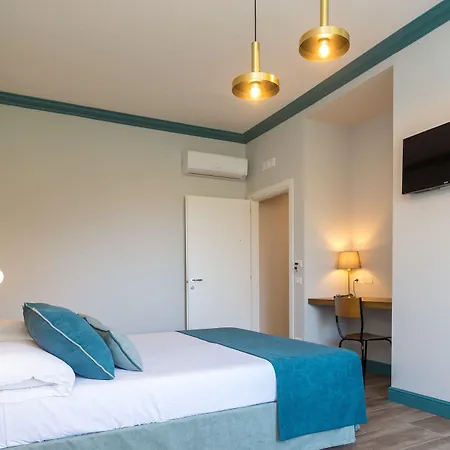 Pool&suites Guest house 3*