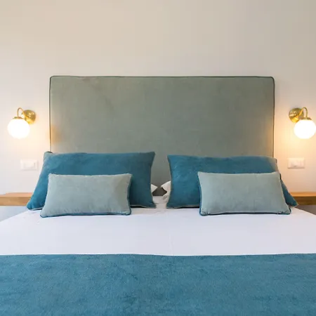 Pool&suites Guest house