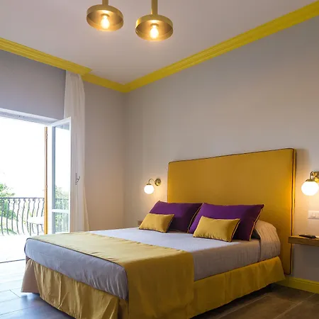 Pool&suites 3*
