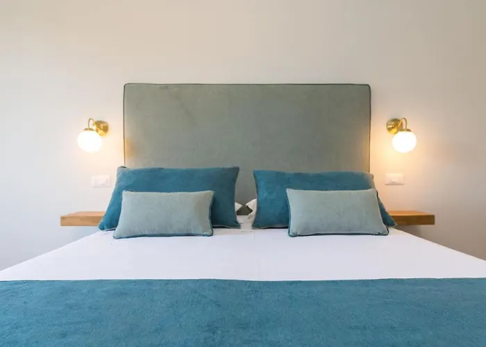 Pool&suites בית הארחה