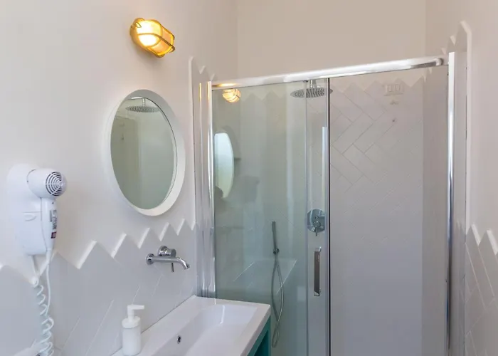 בית הארחה Pool&suites 4*