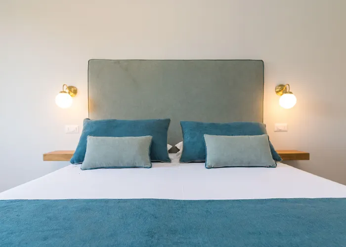 Pool&suites בית הארחה