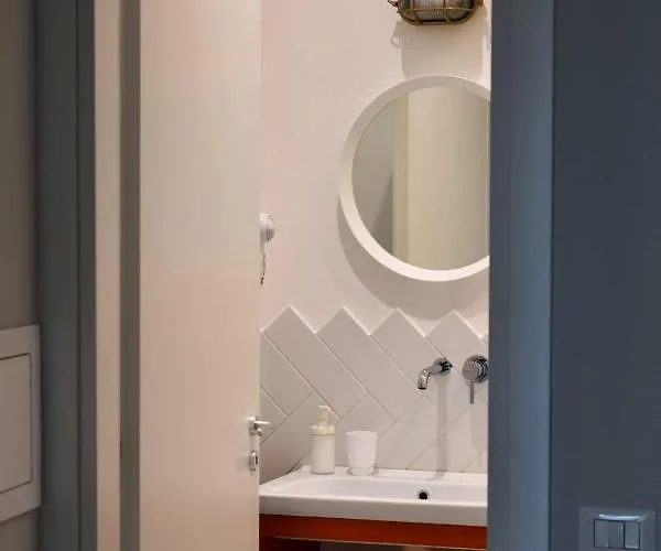 Pool&suites בית הארחה סורנטו