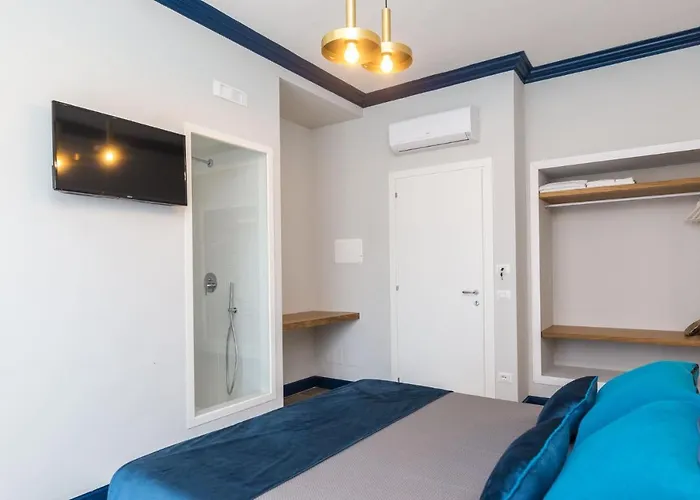 Pool&suites בית הארחה סורנטו