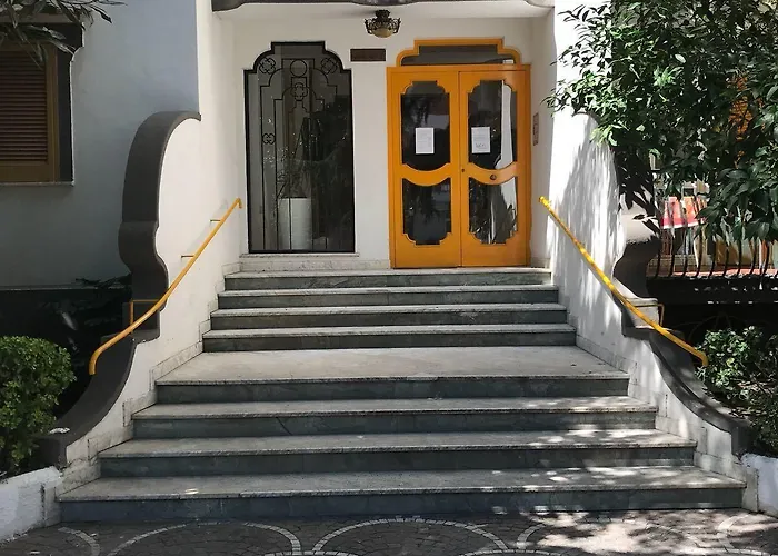 בית הארחה Pool&suites